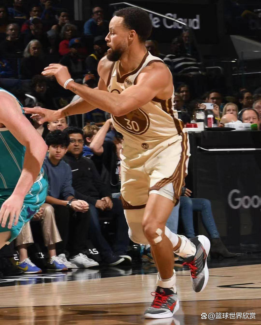 刚刚！巴特勒连续三场比赛得分超过挺进下一轮波士顿凯尔特人赛前战术微调，国际比赛日巴塞罗那备战欧冠的简单介绍